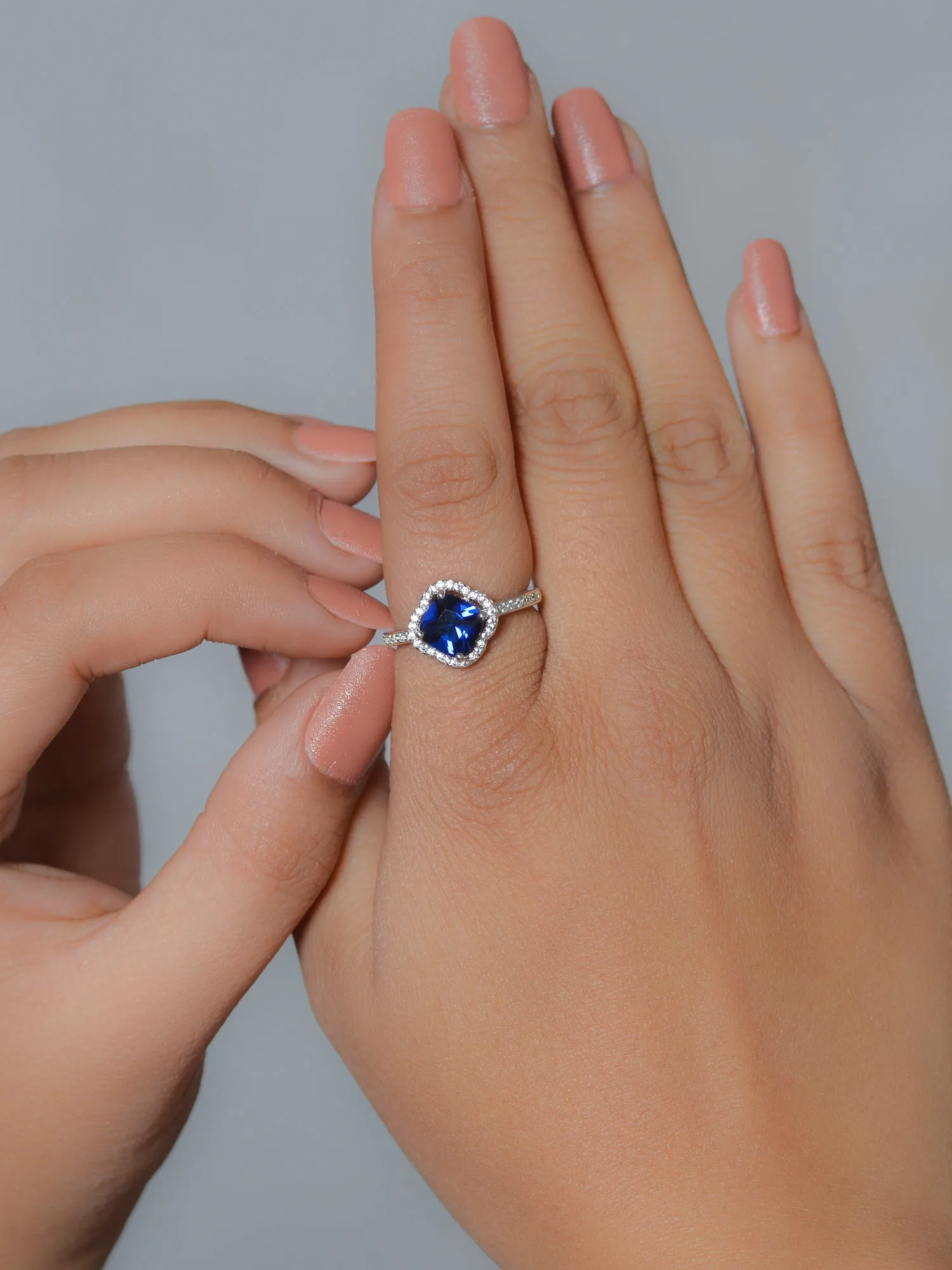 1.5 Carat Blue Sapphire Flower Halo Ring For Women