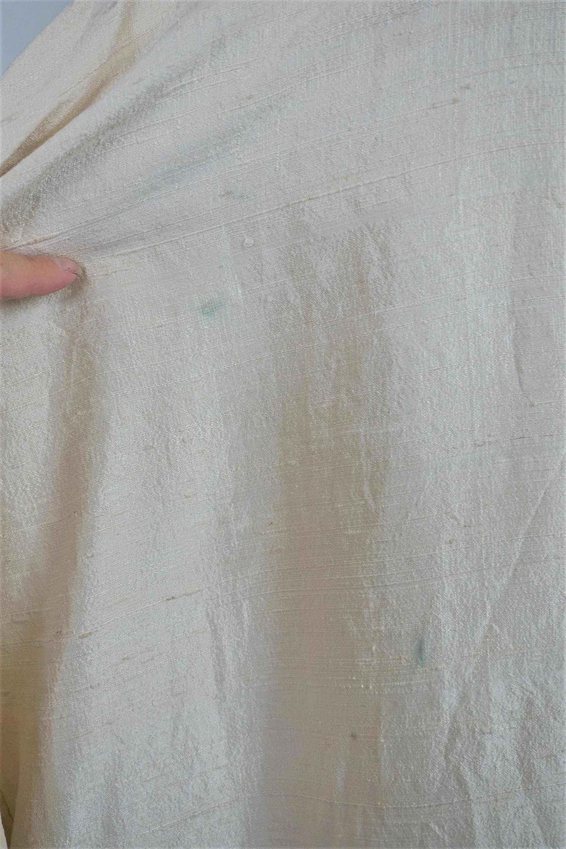 Vintage 1960s Chinese Silk Duster in Gold And Ivory
